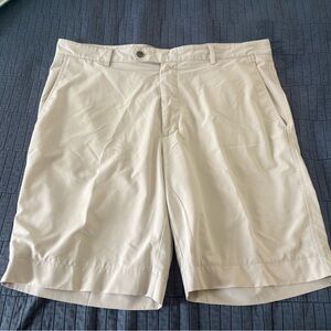 Fairway & Greene Men's Cream Flat Front Tech Golf Performance Shorts. Size 38